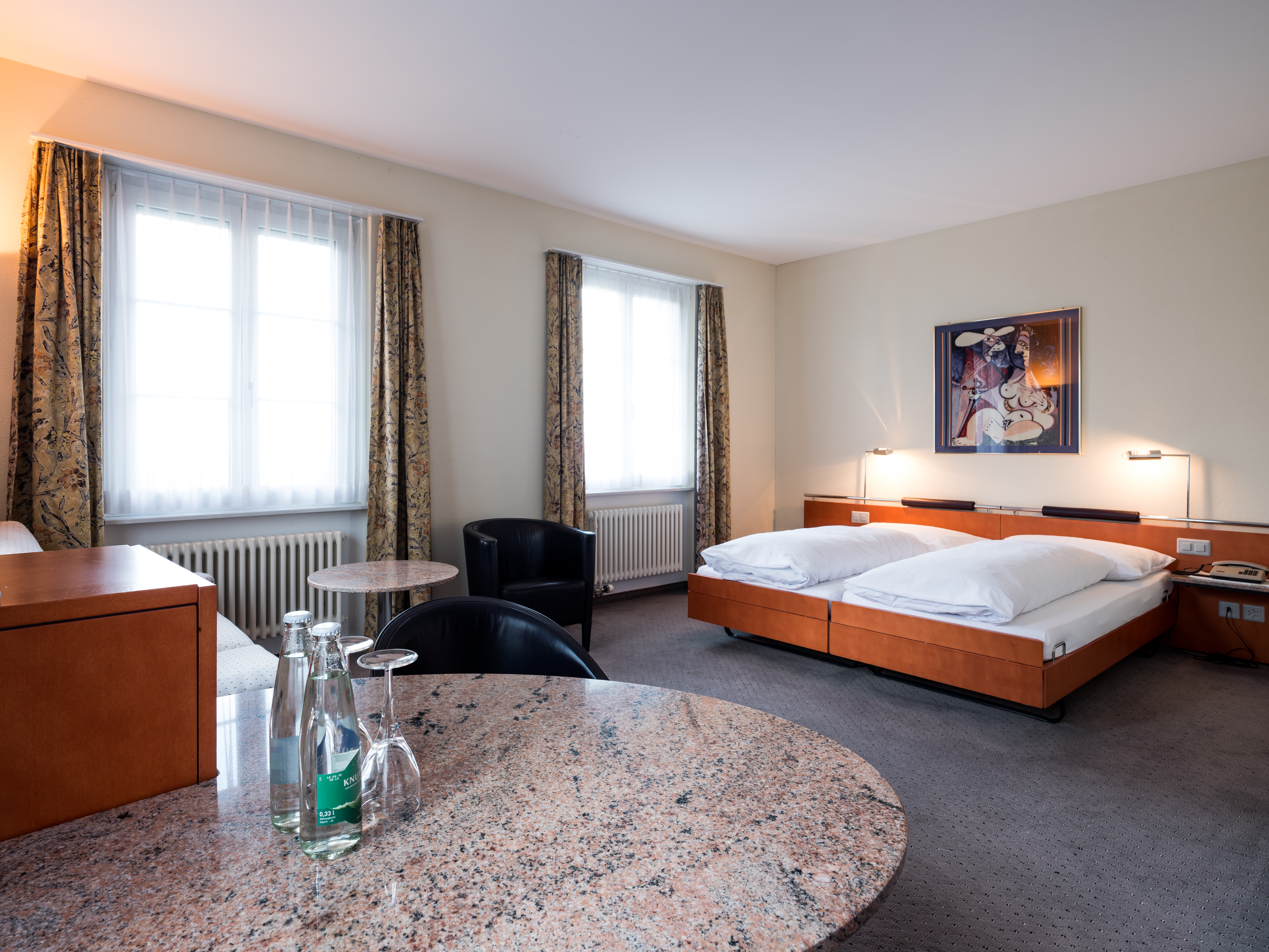 Jun. Suite Jun. Suite