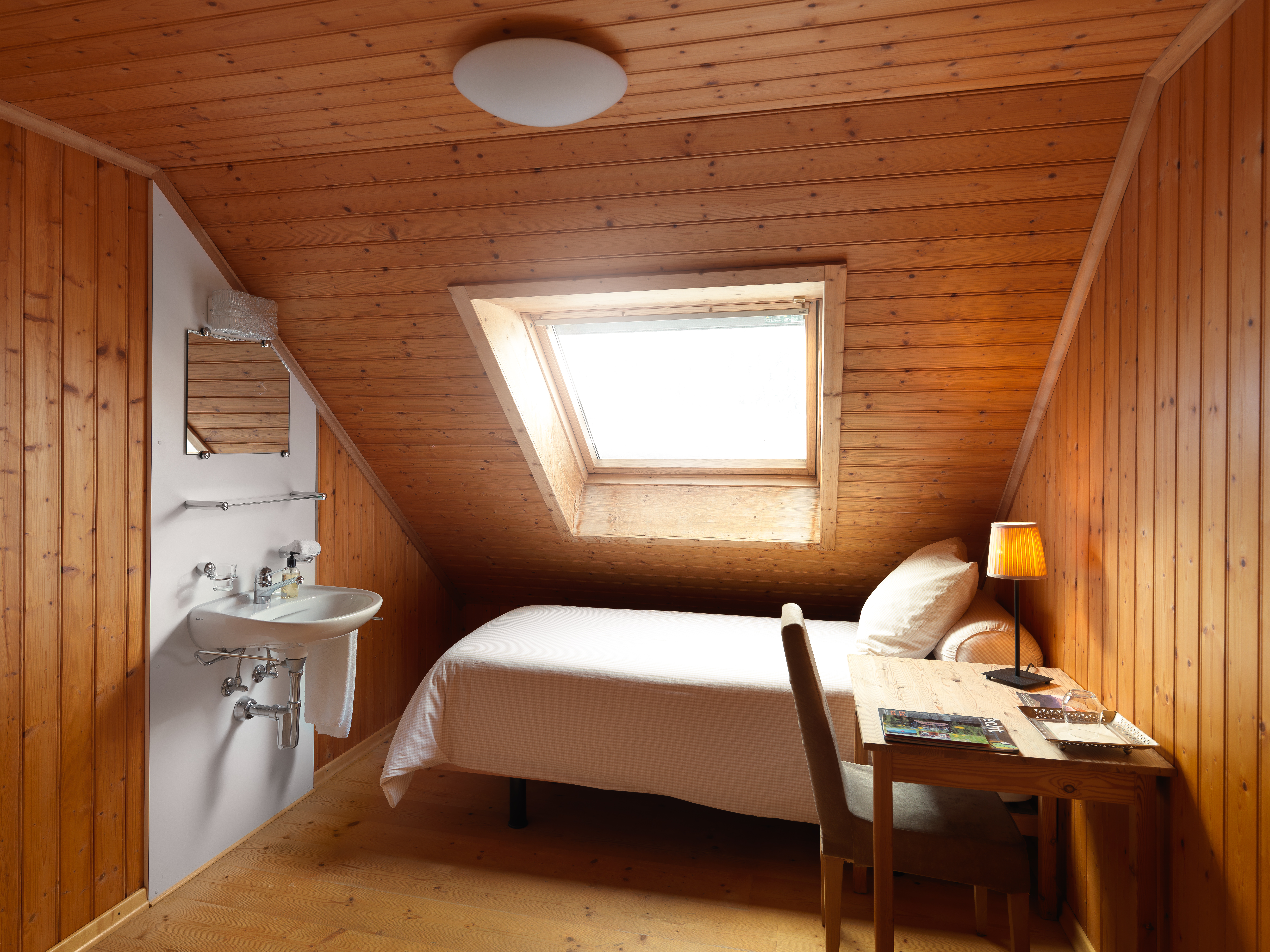 Einzelzimmer mit Gemeinschaftsbad Einzelzimmer mit Gemeinschaftsbad