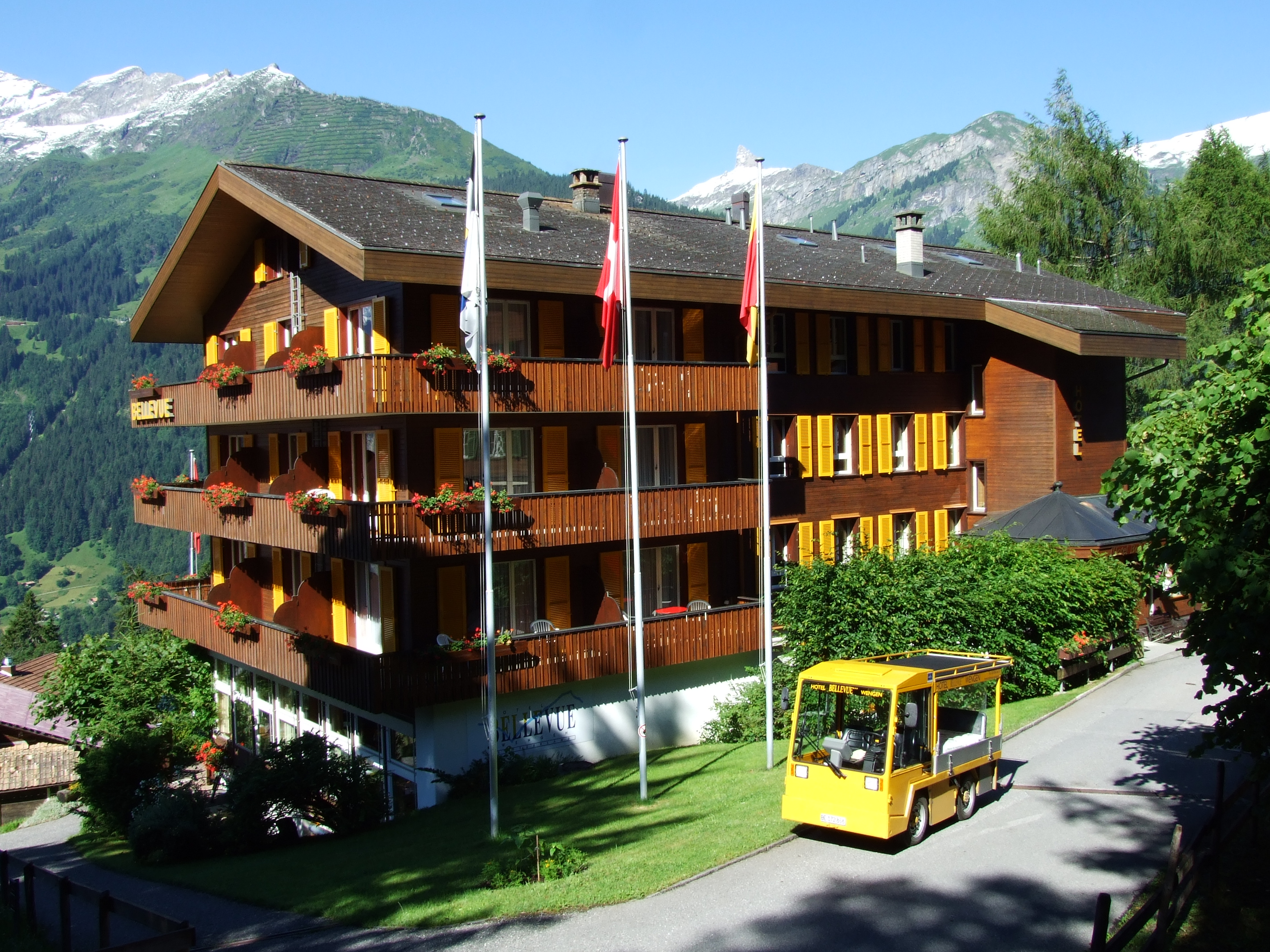 Arrival at Hotel Bellevue Arrival at Hotel Bellevue