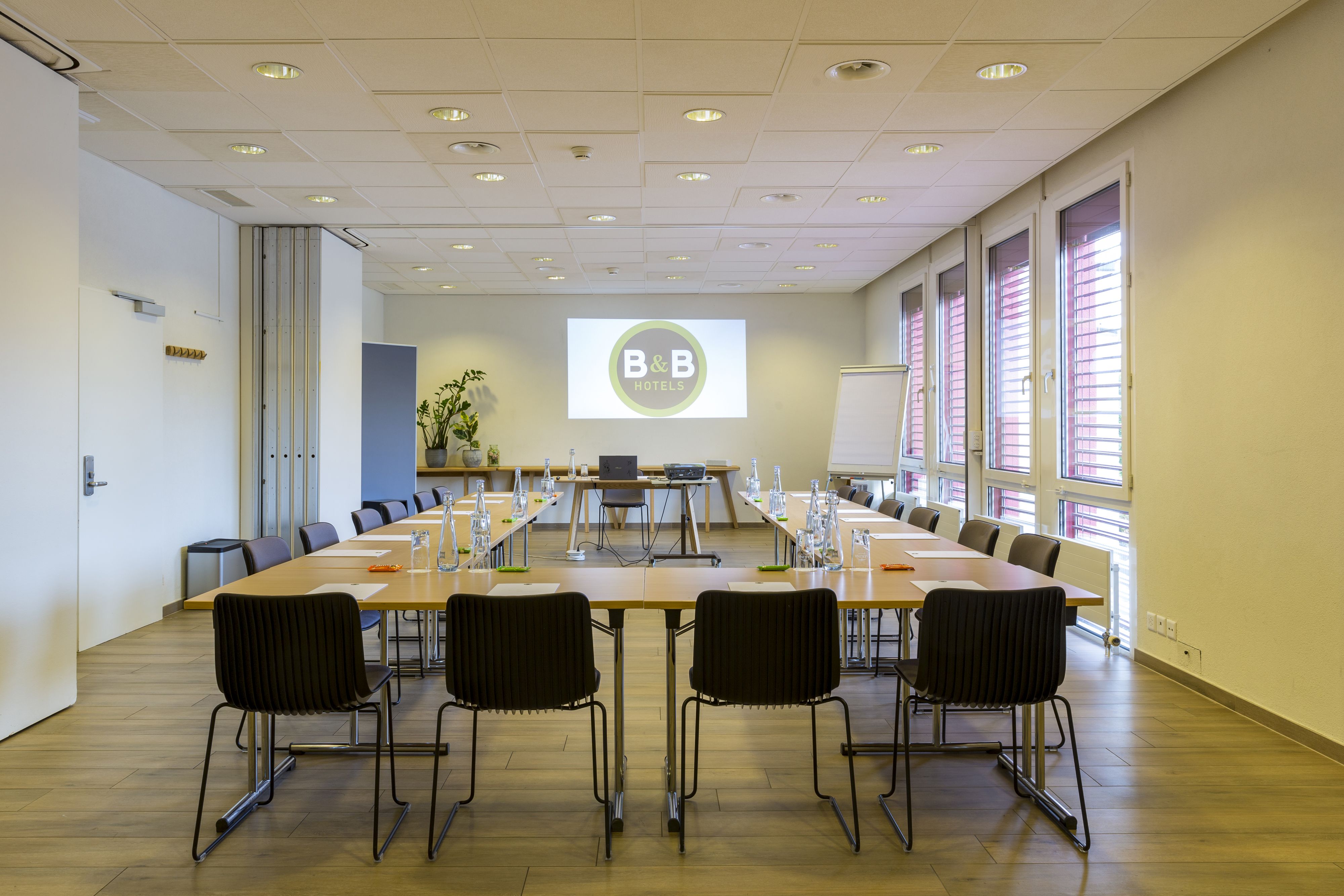 B&B Hotel Rothrist Olten – image