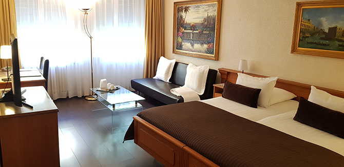 Hôtel Century – Bild