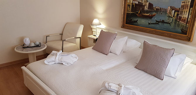 Hôtel Century – Bild