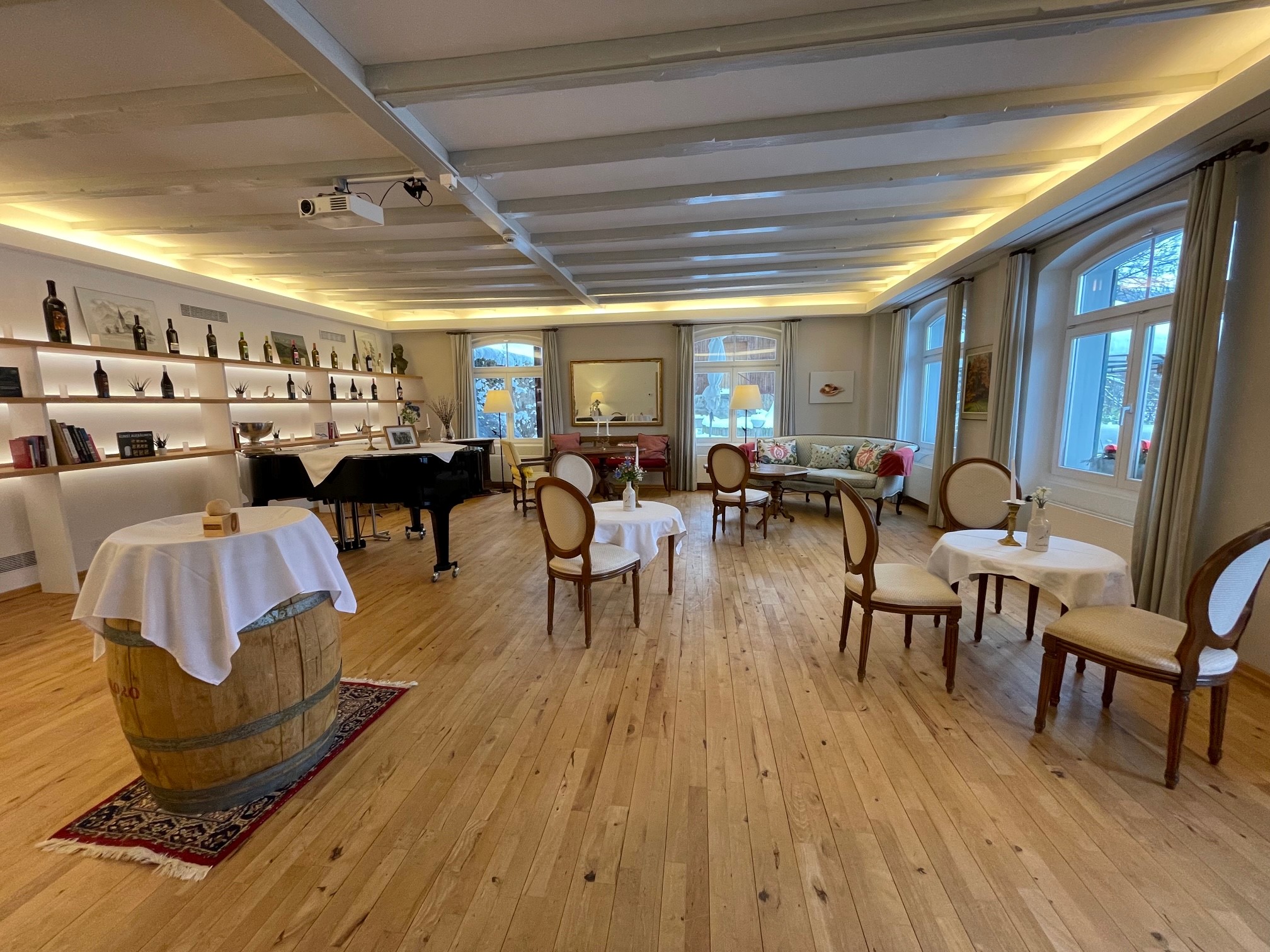 Pilatus Saal - Büche Pilatus Saal - Büche