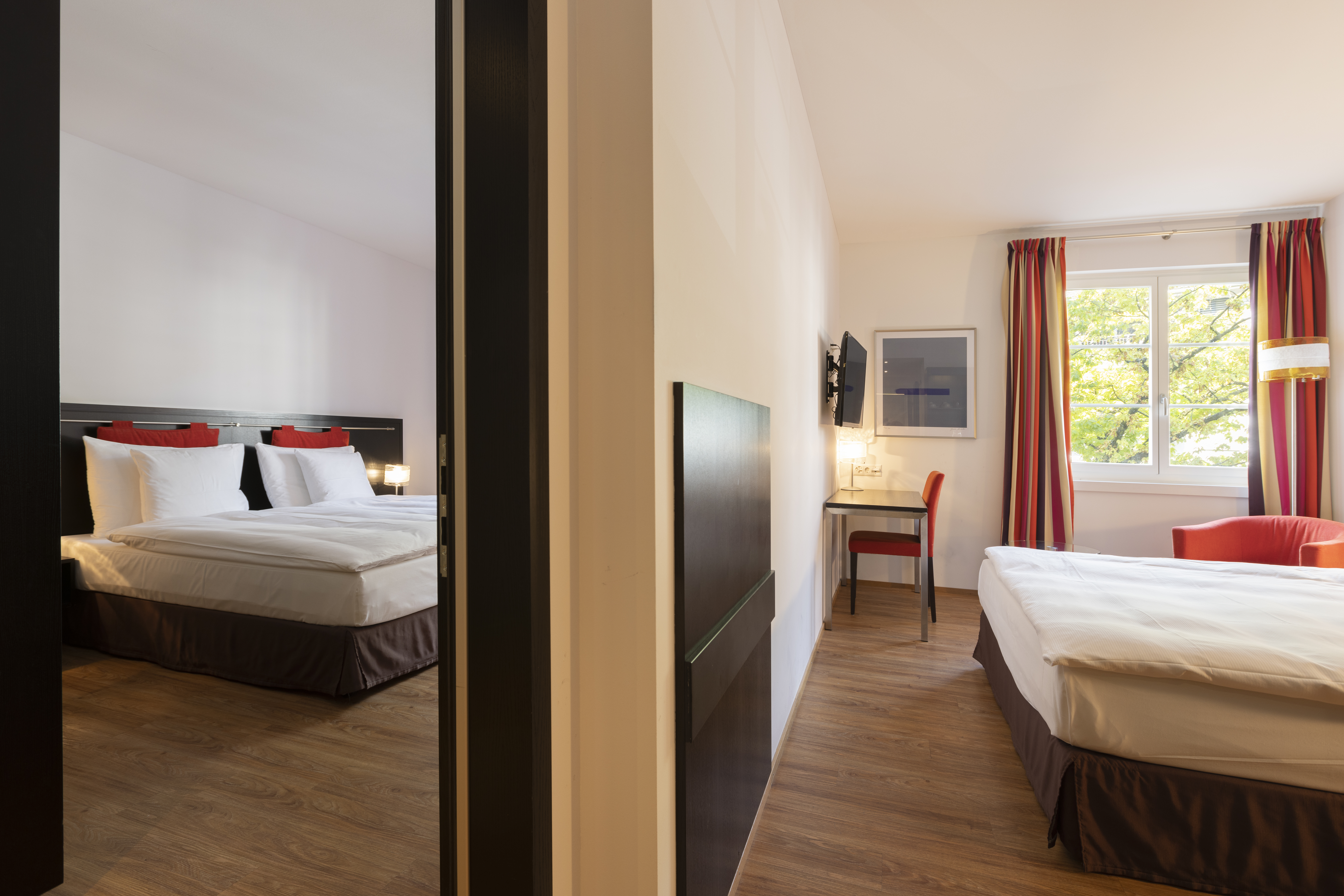 Connecting Rooms Connecting Rooms