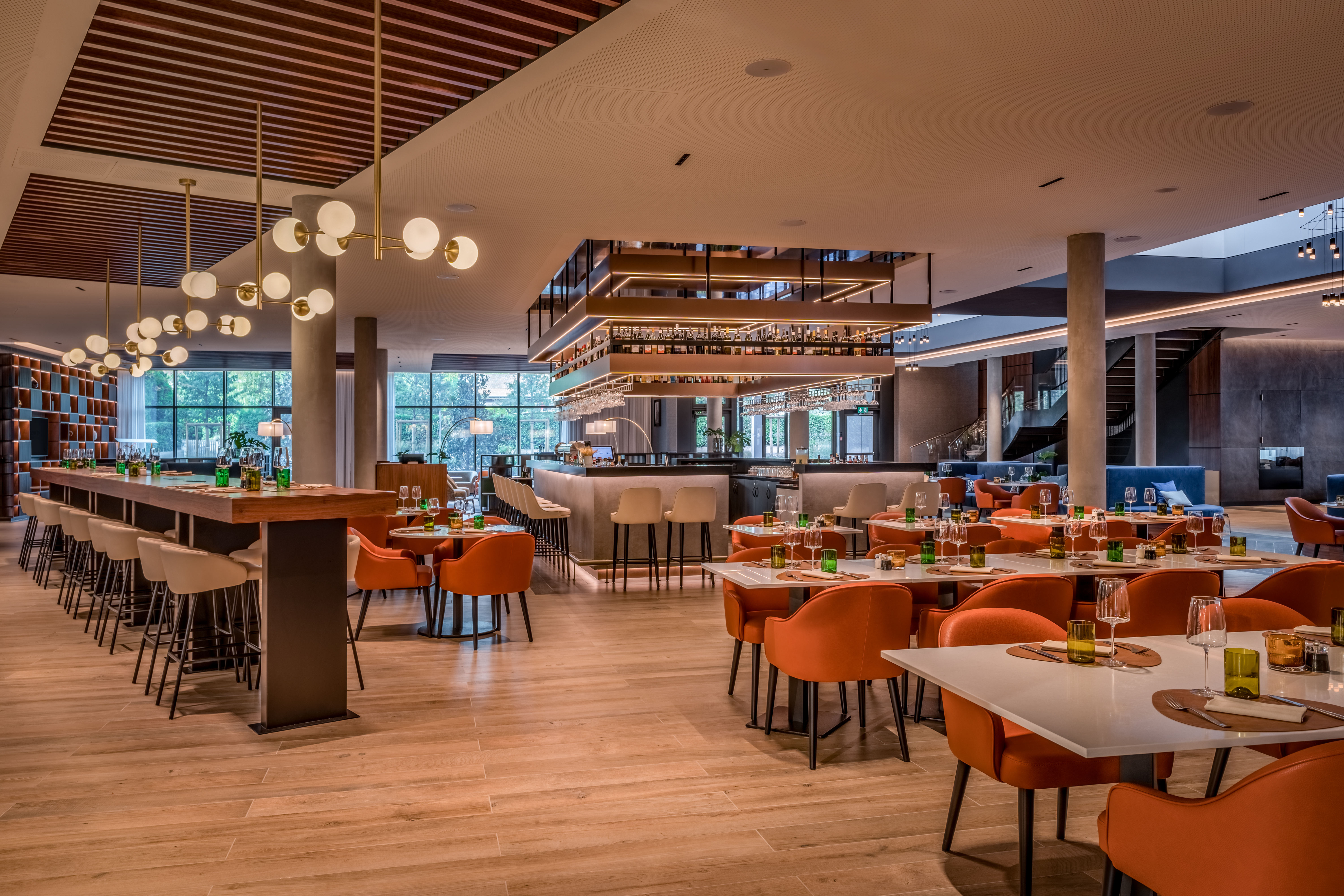 Restaurant Moments Restaurant Moments