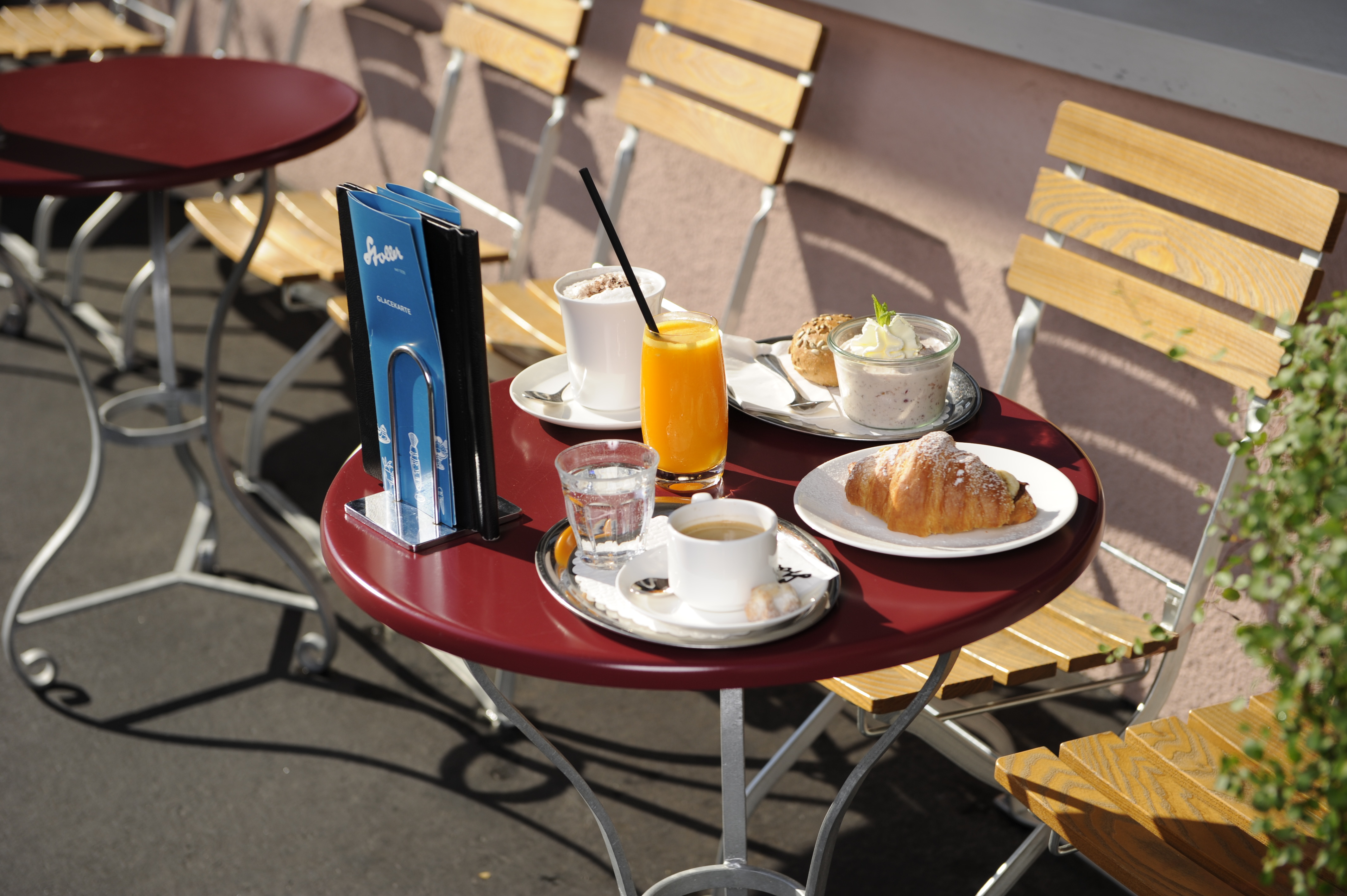 À-La-Carte Frühstück À-La-Carte Frühstück